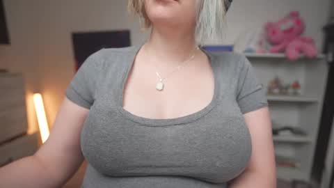 Krystal Syx online show from 9, 11, 2025