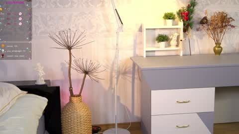 Snapshot of kseha_cute chatting on 4, 1, 2025 Ksesha online show from 4, 1, 2025