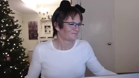 Cait online show from 5, 12, 2025