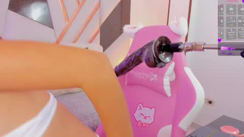 Snapshot of kuitty_sara chatting on 10, 10, 2025 SARA online show from 10, 10, 2025