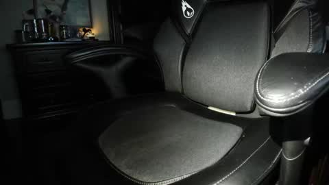 Snapshot of kwufbenk chatting on 16, 12, 2025 kwufbenk online show from 16, 12, 2025