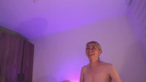 Snapshot of kxss_krawl chatting on 30, 9, 2025 Aria Kess  online show from 30, 9, 2025