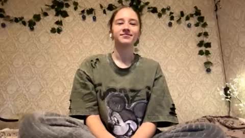 Snapshot of kylaflum chatting on 18, 10, 2025 Sophie online show from 18, 10, 2025