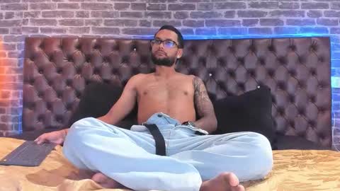 ---kylee--- online show from 23, 3, 2026