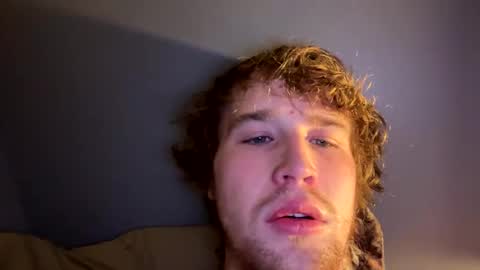Snapshot of kylelovepussy69 chatting on 5, 3, 2025 kylelovepussy69 online show from 5, 3, 2025