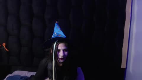 Snapshot of kylie_bloom chatting on 18, 10, 2025 kylie_bloom online show from 18, 10, 2025