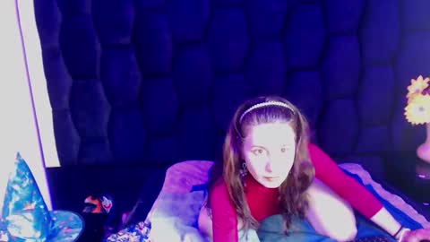 Snapshot of kylie_bloom chatting on 28, 10, 2025 kylie_bloom online show from 28, 10, 2025