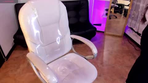 kylie online show from 1, 10, 2025