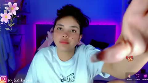 k ylie online show from 8, 1, 2025