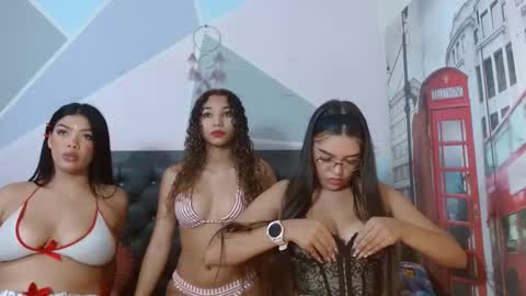 Snapshot of kylie_jenner18 chatting on 18, 11, 2025 kylie_jenner18 online show from 18, 11, 2025