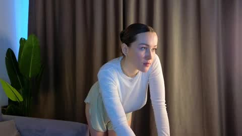Snapshot of kylie_moss chatting on 8, 2, 2025 Anna online show from 8, 2, 2025