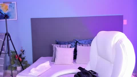 Kylie Reyes  online show from 7, 12, 2024