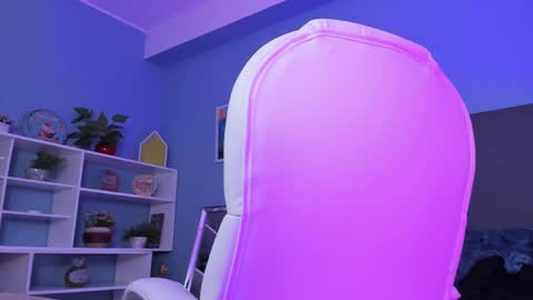 Kylie Reyes  online show from 18, 12, 2024