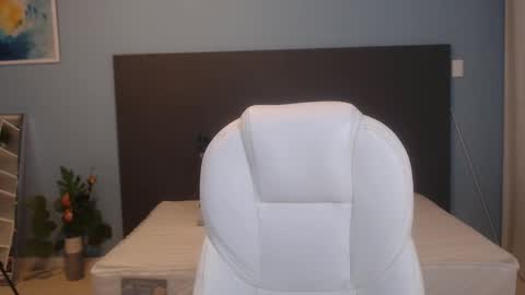 Kylie Reyes  online show from 2, 1, 2025