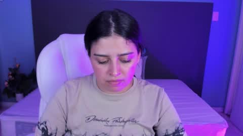 Kylie Reyes  online show from 21, 1, 2025