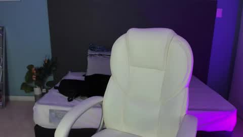 Kylie Reyes  online show from 12, 2, 2025