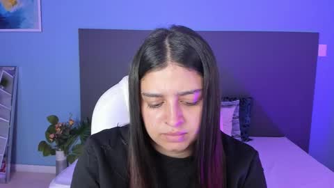 Kylie Reyes  online show from 24, 2, 2025