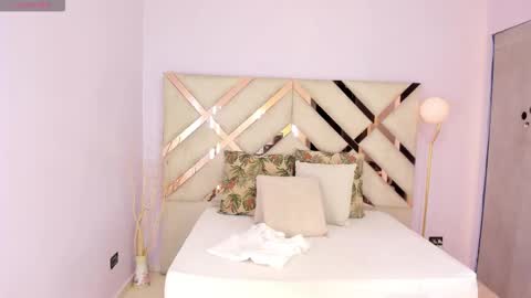 Kylie Reyes  online show from 5, 12, 2025