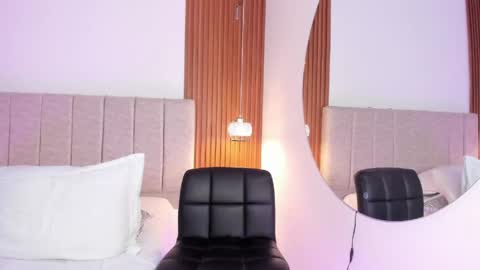 kloe sofia online show from 11, 5, 2026