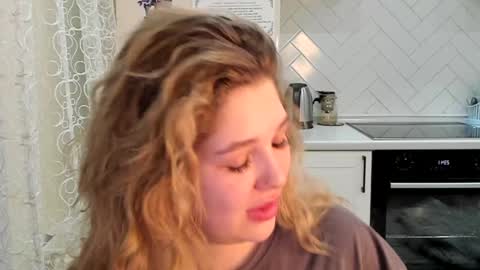 Snapshot of kylieblond chatting on 19, 1, 2025 Din online show from 19, 1, 2025