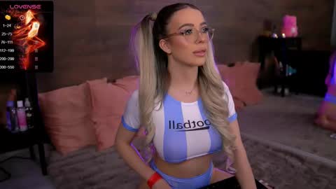 Snapshot of kyliejoyce chatting on 9, 2, 2025 Kylie online show from 9, 2, 2025
