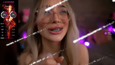 Snapshot of kyliejoyce chatting on 23, 2, 2025 Kylie online show from 23, 2, 2025