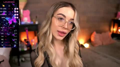 Snapshot of kyliejoyce chatting on 11, 3, 2025 Kylie online show from 11, 3, 2025