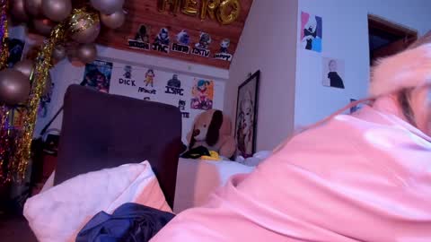 Snapshot of kyliekandy chatting on 2, 2, 2025   online show from 2, 2, 2025