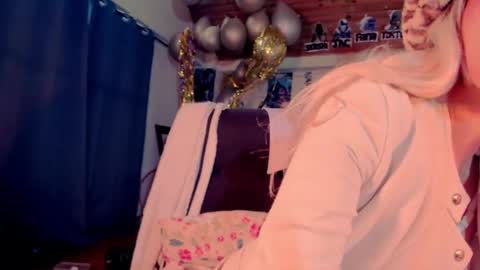 Snapshot of kyliekandy chatting on 13, 2, 2025   online show from 13, 2, 2025
