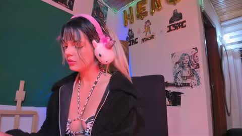 Snapshot of kyliekandy chatting on 11, 9, 2025   online show from 11, 9, 2025