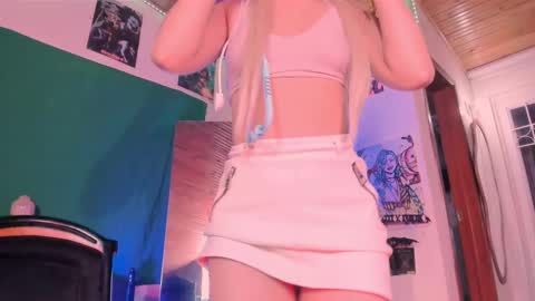 Snapshot of kyliekandy chatting on 26, 9, 2025   online show from 26, 9, 2025