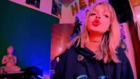 Snapshot of kyliekandy chatting on 22, 10, 2025   online show from 22, 10, 2025