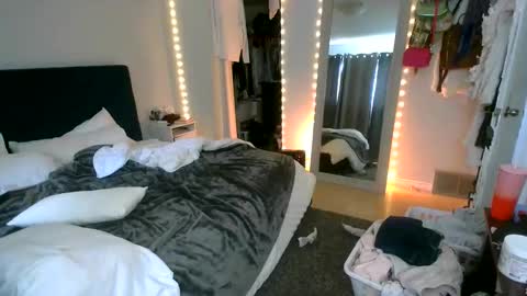 Snapshot of kylienotjenneer chatting on 12, 4, 2026 kylie not jenner online show from 12, 4, 2026