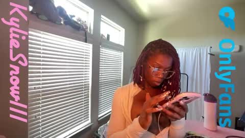 Kylie Snow online show from 7, 5, 2026