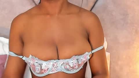 Snapshot of kyliiecooper chatting on 26, 9, 2025 Kylie Cooper online show from 26, 9, 2025