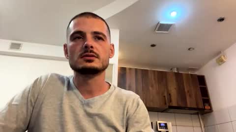 kyravee online show from 7, 10, 2025