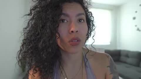 schedule 300 pm - 1100pm colombia time online show from 12, 3, 2026