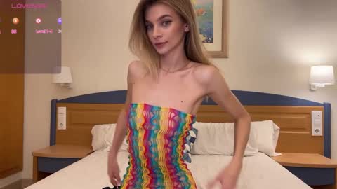 Snapshot of l_0l chatting on 4, 1, 2025 Julie online show from 4, 1, 2025
