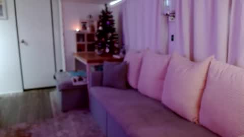 Snapshot of l_and_elle chatting on 6, 12, 2024 Giselle online show from 6, 12, 2024