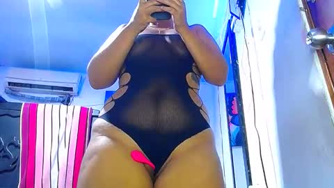 Snapshot of la_crespy29 chatting on 28, 10, 2025 la_crespy29 online show from 28, 10, 2025