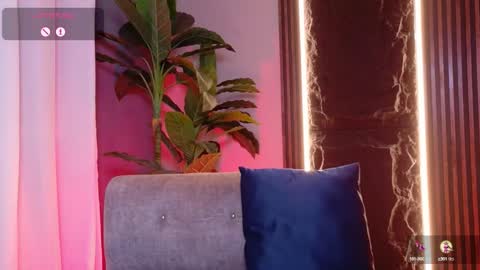 Snapshot of la_diabla_111_ chatting on 13, 10, 2025 Karime online show from 13, 10, 2025