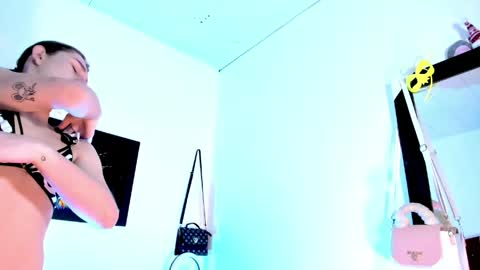 Snapshot of la_ratona_1 chatting on 23, 5, 2026 AriSaray online show from 23, 5, 2026