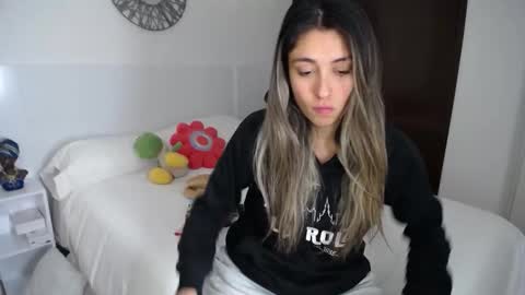 Snapshot of la_rola_ chatting on 3, 2, 2026 Catalina online show from 3, 2, 2026