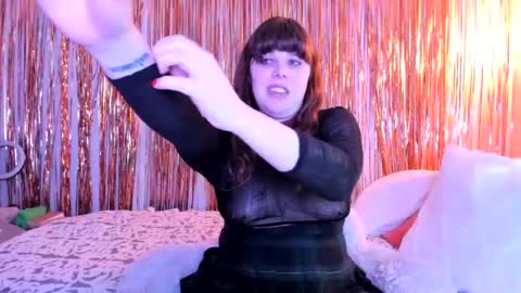 Snapshot of laceylust666 chatting on 16, 12, 2024 Chelsea Poe online show from 16, 12, 2024