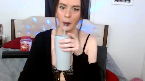 Snapshot of laceyphoenix1 chatting on 19, 10, 2025 Lacey Phoenix online show from 19, 10, 2025