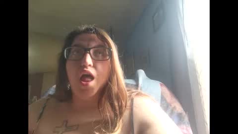 Laddybuggie27 online show from 6, 2, 2025