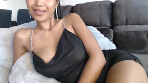 Snapshot of ladii_mia chatting on 1, 3, 2026 Mia online show from 1, 3, 2026