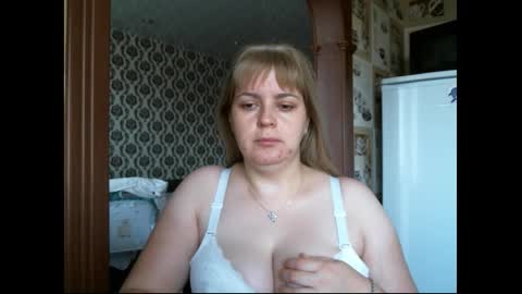 Snapshot of lady_cute_cat chatting on 19, 9, 2025 lady cute cat29 online show from 19, 9, 2025
