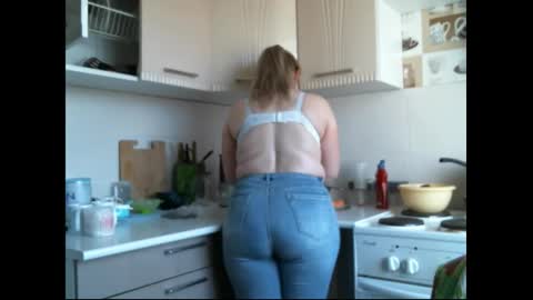 Snapshot of lady_cute_cat chatting on 24, 9, 2025 lady cute cat29 online show from 24, 9, 2025