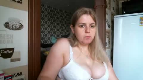 Snapshot of lady_cute_cat chatting on 9, 10, 2025 lady cute cat29 online show from 9, 10, 2025